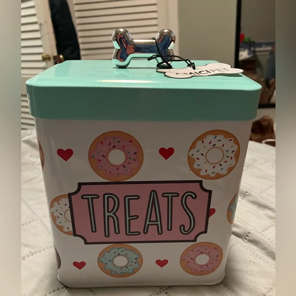 NWT Amici Pet Barkers Dozen Metal Treats Canister